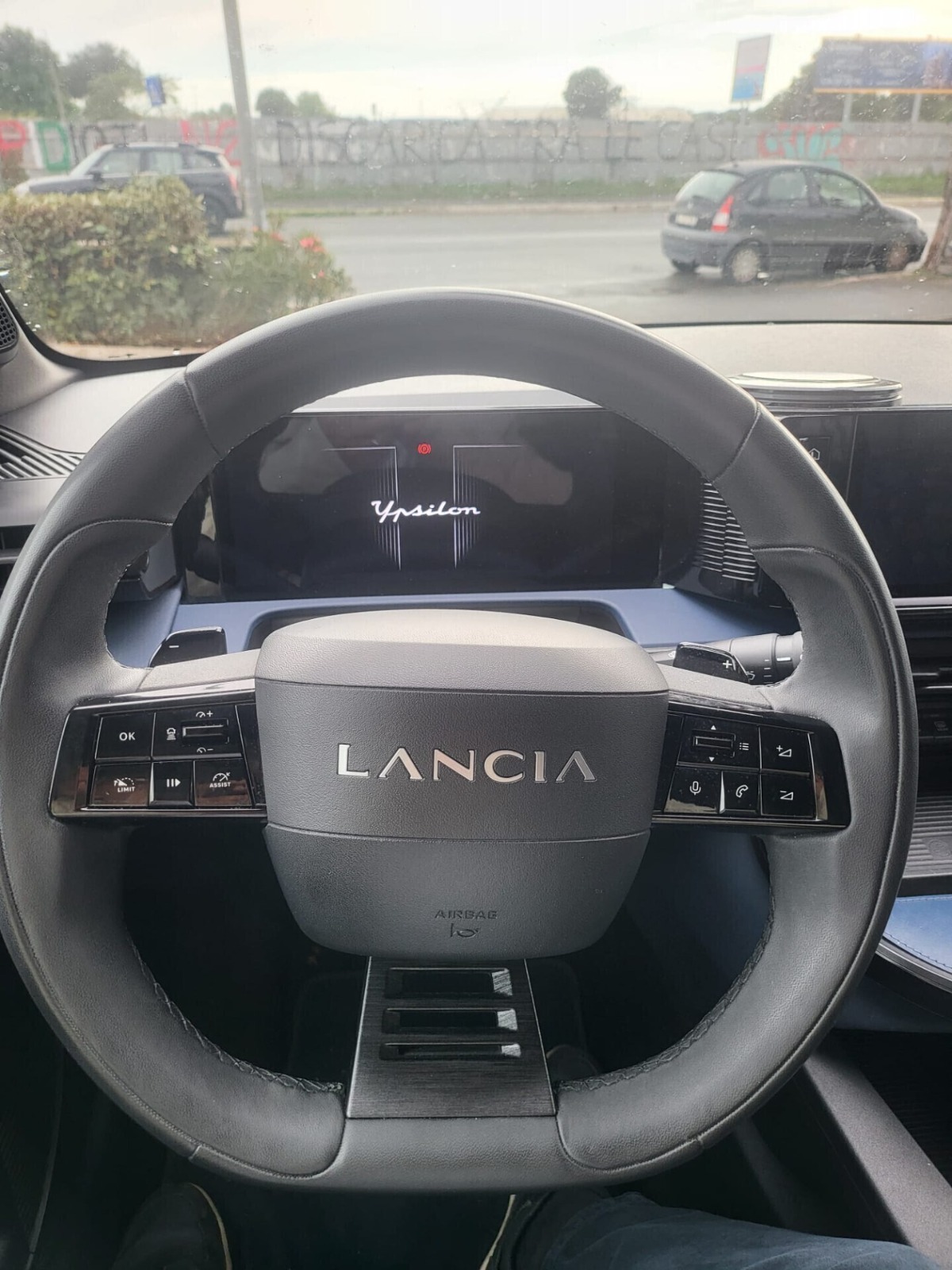 Lancia Ypsilon Hybrid e-DCT Edizione Cassina 6