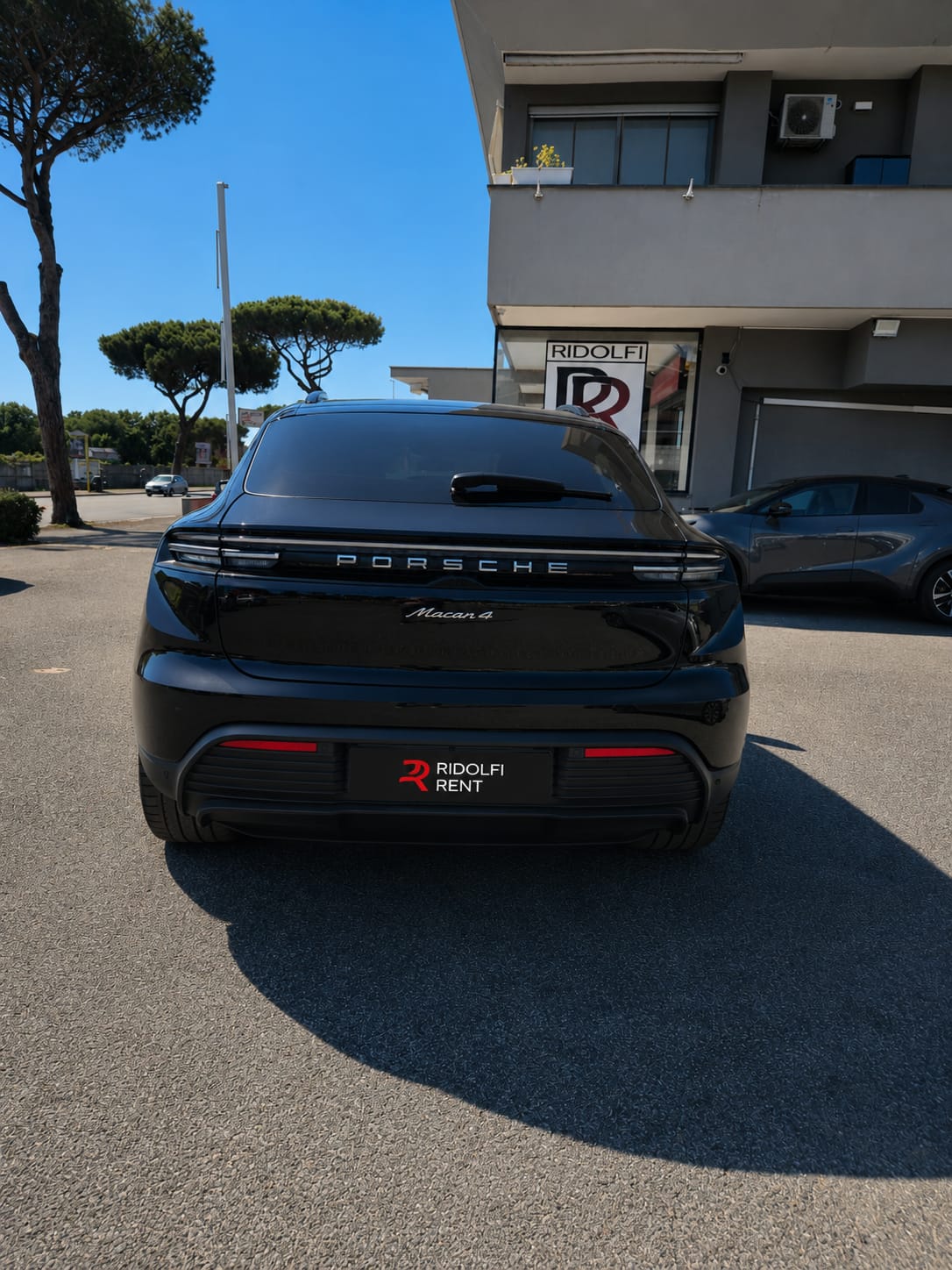 Porsche Macan 4 Full Electric - New Model 2025 4