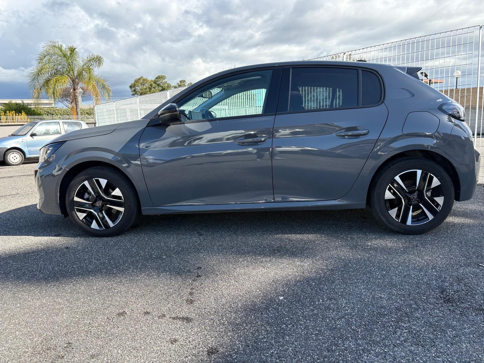 Peugeot 208 5 Porte Allure PureTech 100 S&S 4